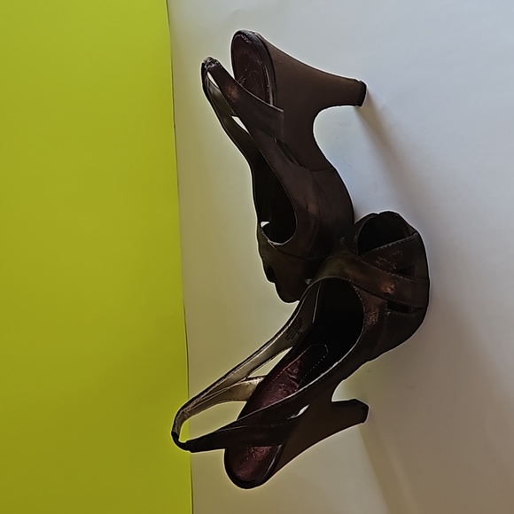 🤎Bronze colored leather/velvet slingback Nine West heels size 7M🤎 - Picture 5 of 8